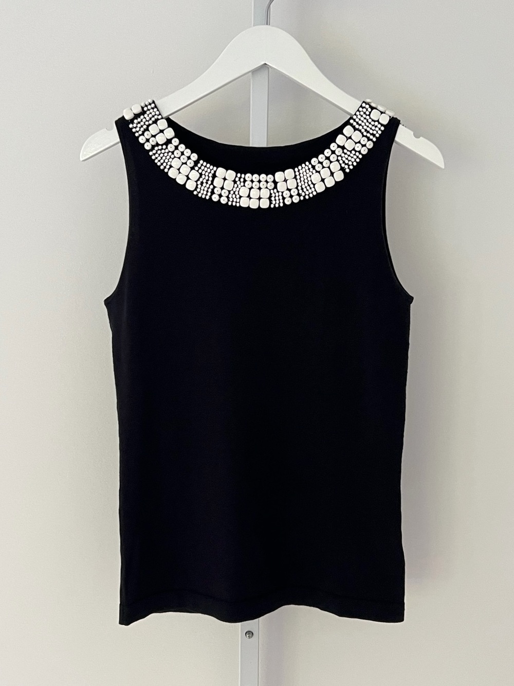 ELLEN TRACY BLACK WHITE BEADED EMBELLISHED SLEEVELESS KNIT TOP SIZE XS